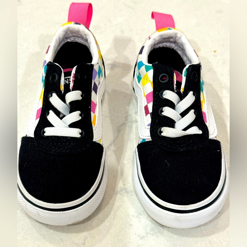 NWOT Van's Black and White with colored details